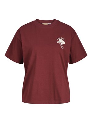 Μπορντό κοντομάνικη μπλούζα με στρογγυλή λαιμόκοψη και μικρό λευκό γραφικό με καουμπόικο καπέλο και την επιγραφή «TOO CUTE» στο αριστερό στήθος.