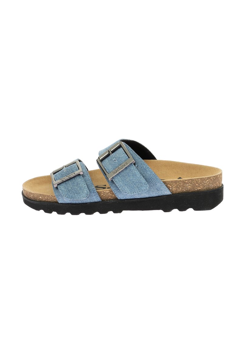 Sandalo in denim con due cinturini regolabili e fibbie in metallo, una soletta in sughero imbottita e una suola in gomma nera testurizzata.