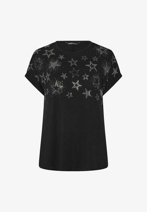 Schwarzes T-Shirt mit kurzen Ärmeln, das verschiedene silberne Sternmuster zeigt, einschließlich verstreuter und umrandeter Designs, aus weichem Stoff.