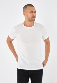 Thumbnail Image 2