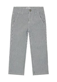 Gestreepte broek met verticale zwart-witte strepen, tailleband met riemlussen, zijzakken en een knoopsluiting.