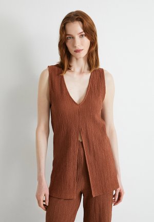 V NECK TANK  - Blouse - brown