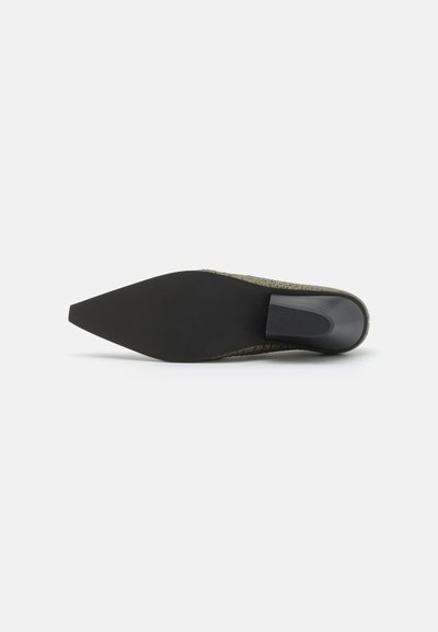 GmbH AYA KITTEN MULE - Tacones - green