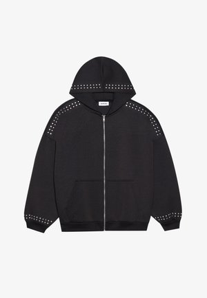 Sweat à zip noir en tissu, orné d'études métalliques sur les épaules et les poignets. Comprend une capuche et une poche avant.