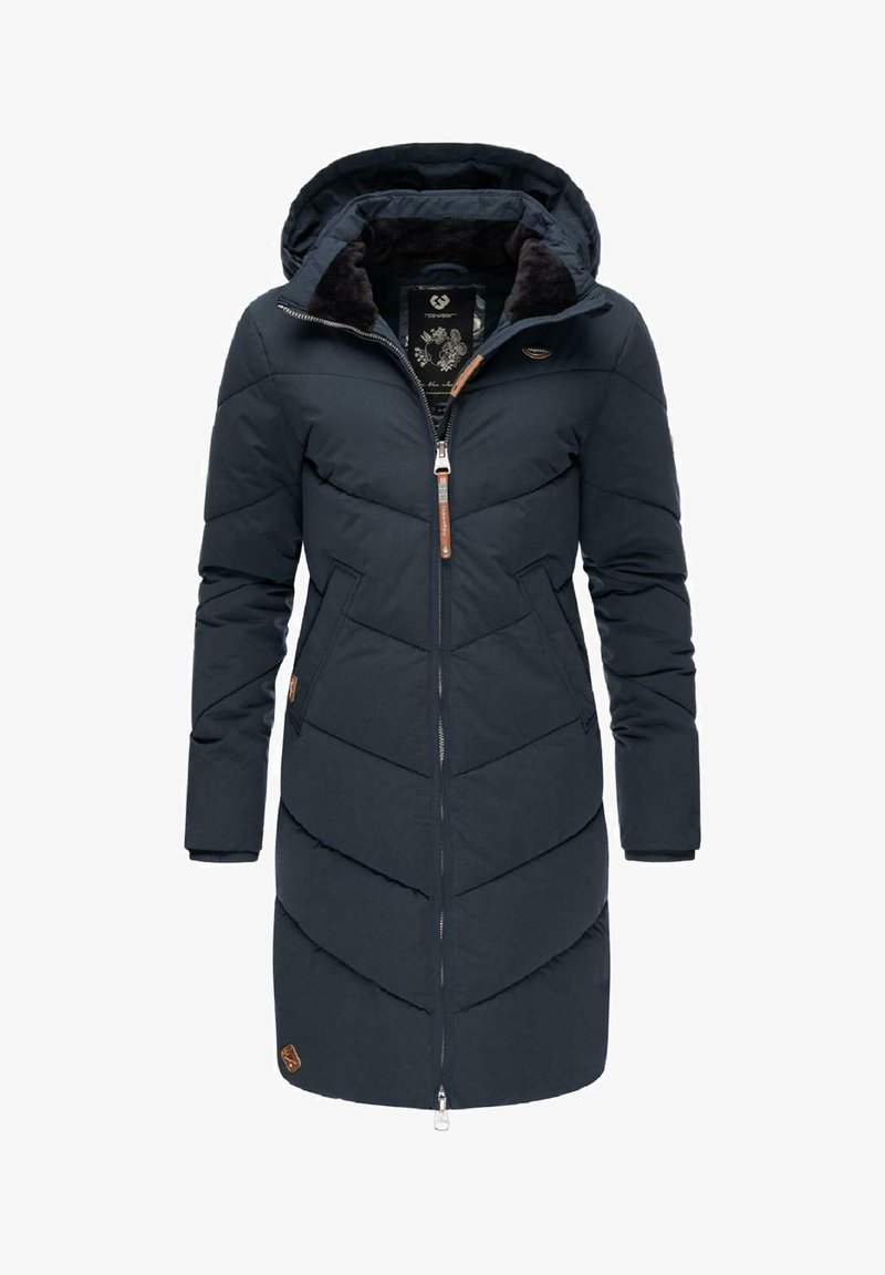 Mörkblå puffjacka med huva, som har chevron-quilting, en framzipper och fuskpälsfoder. Inkluderar läderdetaljer och sidofickor.