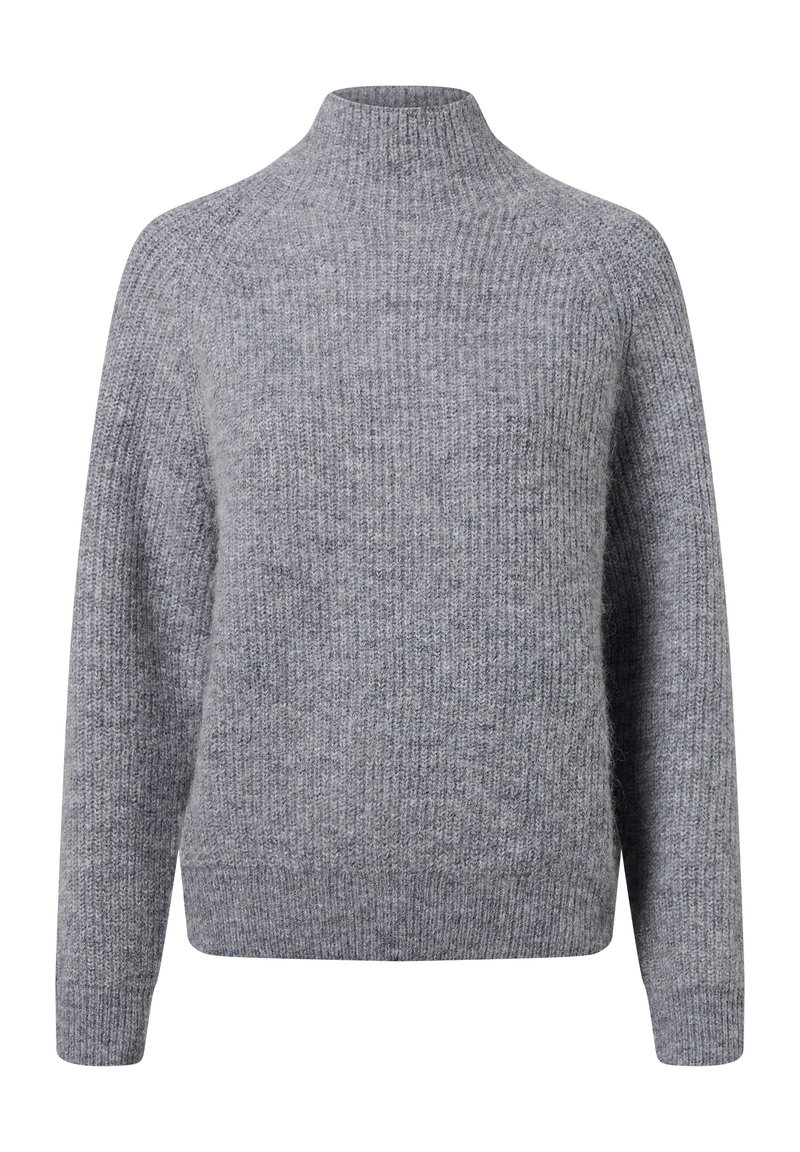 Grijze gebreide trui met een hoge kraag, lange mouwen en een ontspannen pasvorm. De stof heeft een gestructureerde, zachte uitstraling met een subtiel patroon.
