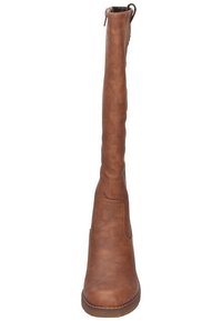 Bota de cuero marrón hasta la rodilla con punta redonda, textura suave, cremallera lateral y costura detallada a lo largo de la suela.