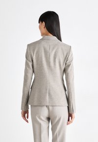 BOSS JIA - Bleizeris - open grey