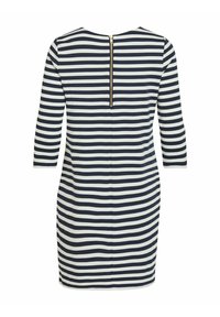 Pruhované šaty s námořnickou modrou a bílou vodorovnou pruhovanou vzorováním, kulatým výstřihem, tříčtvrtečními rukávy a zadním zipem se zlatými kovovými detaily. Hladký textilní materiál.
