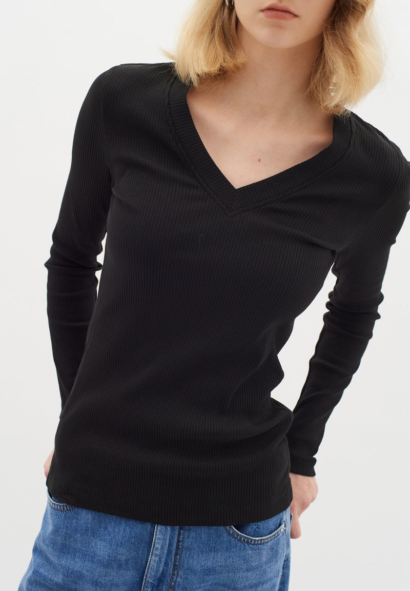 InWear - DAGNA V-NECK - Jersey de punto - black, Ampliar