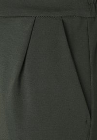 Vero Moda Tall Jogginghose - khaki