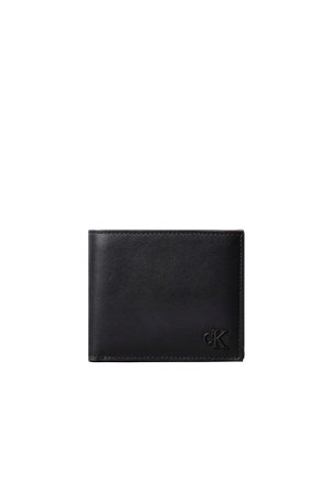Sort læderbi-foldpung med præget "cK"-logo i nederste højre hjørne, vist lukket på en hvid baggrund.