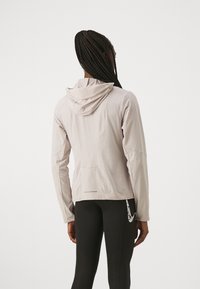 Nike Performance SWIFT  - Løbejakker - platinum violet/reflective silver