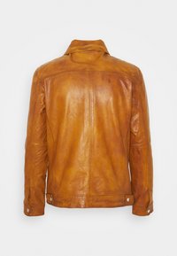 Veste en cuir marron vue de dos avec un col droit, des manches longues et des poignets ainsi que des bas réglables à boutons.