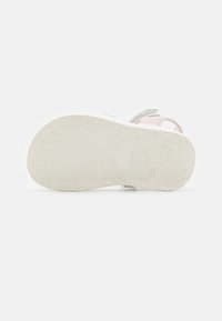 Thumbnail Image 5