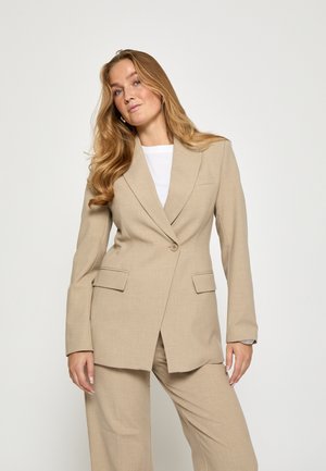 Minus WELMA - Suknjič - sand gray