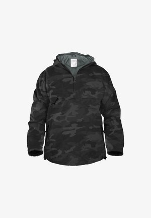 Camouflage-Pulloverjacke in dunklen Grautönen. Verfügt über einen Viertelreißverschluss, eine Kapuze und verstellbare Ärmelbündchen. Hergestellt aus strukturierter Stoff mit glattem Innenfutter.