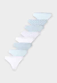 Sept culottes bikini pour femmes en blanc, bleu clair et bleu pâle avec des motifs unis et à pois, disposées en ligne diagonale.