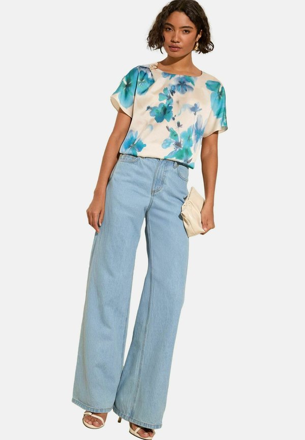 REGULAR FIT - SHORT SLEEVE WITH DETAIL - Bluse