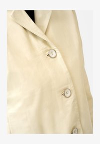 Ikke valgt, elfenbein