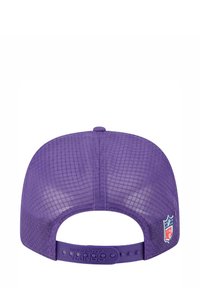 Lila Netz-Snapback-Mütze mit verstellbarem Riemen, beschriftet mit Minnesota Vikings und NFL-Logo an der Seite.