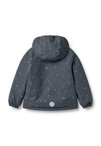 Wasserabweisende graue Jacke mit leichtem Muster, verstellbarer Kapuze, elastischen Bündchen und großer Fronttasche, mit einem runden Logo auf der Rückseite.