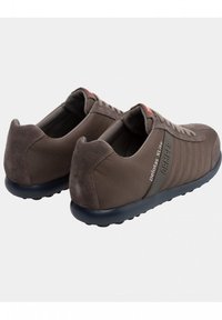 Camper PELOTAS XL - Trainers - braungrau
