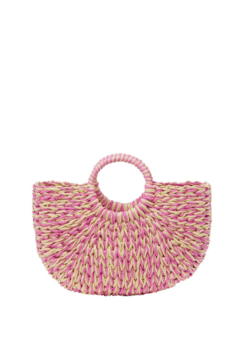 Borsa a forma di cesta intrecciata caratterizzata da un design rotondo con colori rosa e crema, un manico circolare e materiale testurizzato simile alla paglia.