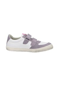 Weißer Sneaker mit lila Wildlederakzenten und zwei Klettverschlüssen. Niedrigprofil-Design mit einer strukturierten Gummisohle und gepolstertem Innenleben.