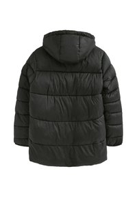 Czarna kurtka puchowa z kapturem, o pikowanej konstrukcji, gładkiej fakturze i luźnym kroju. Widoczne szwy i brak zewnętrznych kieszeni.