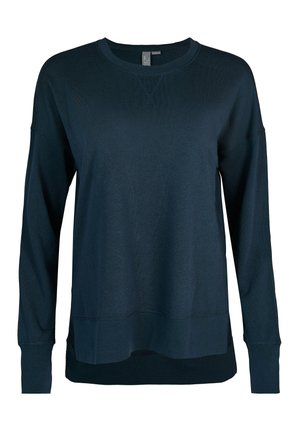 Sweat-shirt bleu foncé à manches longues avec un col rond, des poignets côtelés et une coupe décontractée. Présente des fentes sur les côtés à l'ourlet pour un confort supplémentaire.