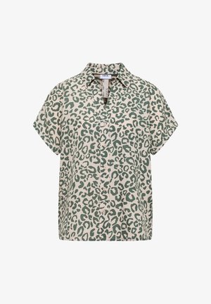Kortærmet, knappet skjorte med grøn leopardprint på beige stof, med klassisk krave og knapper foran.