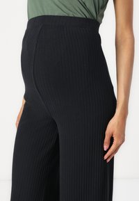 Even&Odd Maternity Nohavice - black