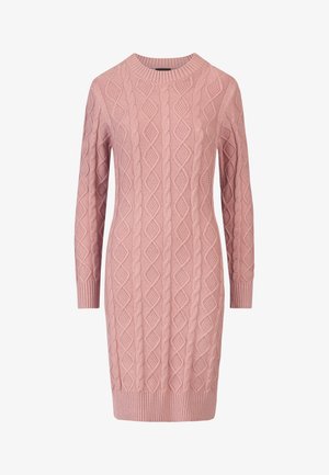 Sukienka w splot loków w delikatnym różu, z okrągłym dekoltem, długimi rękawami oraz prążkowanymi mankietami i dołem, prezentująca teksturowany wzór w diamenty.
