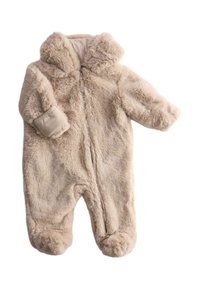 Fleece baby jumpsuit i lys beige med lynlås foran, hætte og futter. Blød tekstur med fluffy yderside og manchetter ved ærmerne.