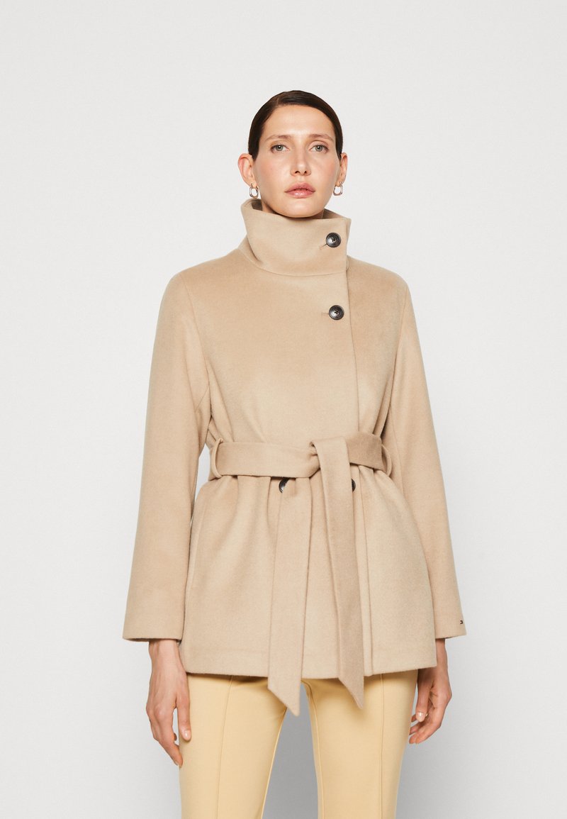 Tommy Hilfiger BELTED FUNNEL Short coat beige Zalando.ie