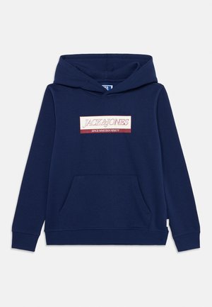Sudadera azul marino en mezcla de algodón, con un bolsillo delantero tipo canguro y un parche de logotipo en rosa y crema con el texto "JACK & JONES".