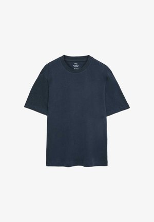 Mørkeblå T-shirt med korte ærmer, løs pasform og rund hals, lavet af hørblandet stof, mærke M&S.
