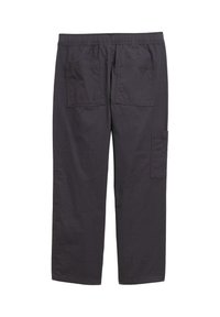 Donkergrijze cargobroek met een elastische tailleband, twee achterzakken en een zijvak. Gemaakt van zacht, lichtgewicht materiaal.