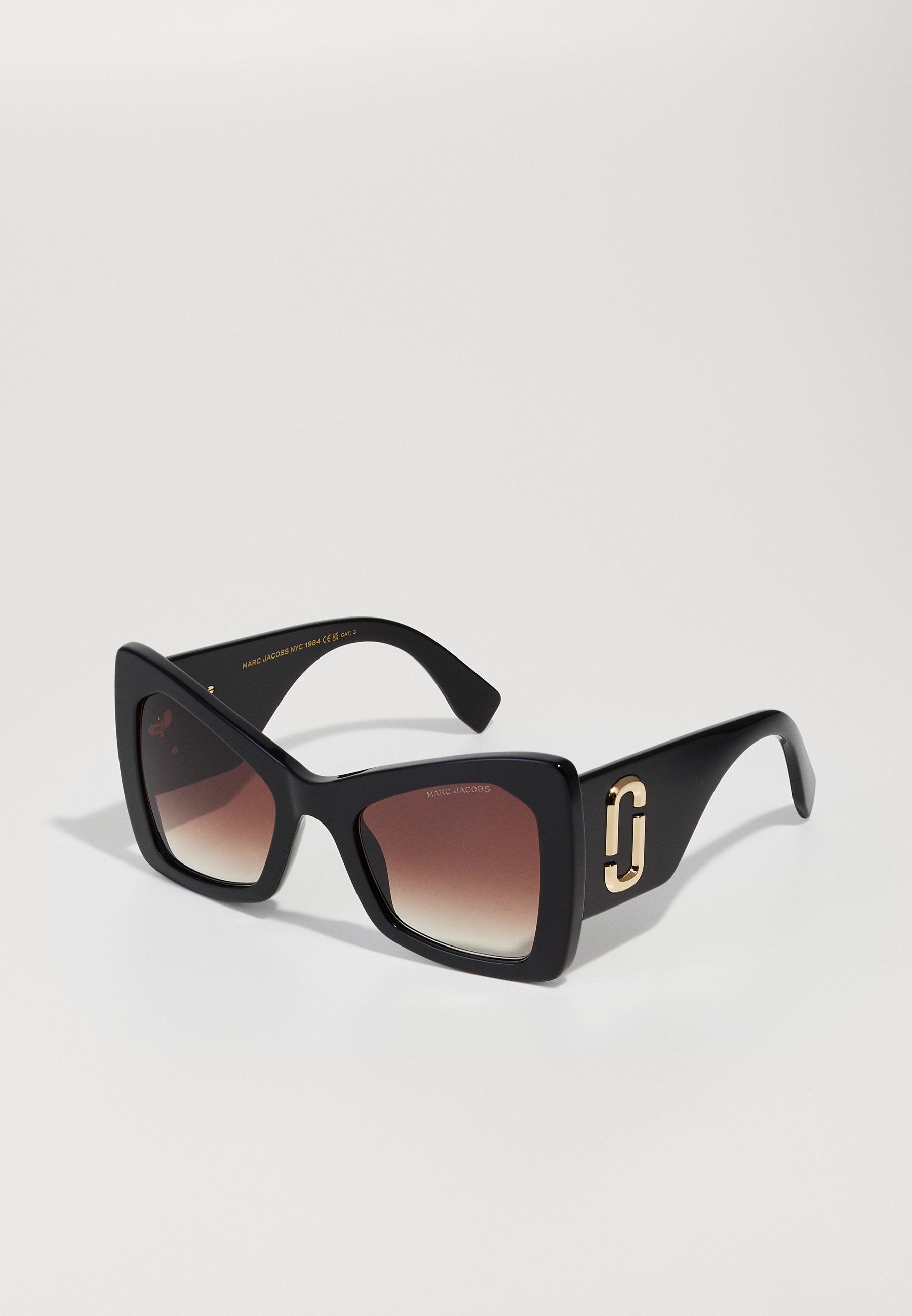 Marc Jacobs Black Women\'s Oversized Sunglasses with Gradient Smoke Lenses Marc Jacobs MJ 1073/S 807 9O Sunglasses Black - eye-oo.com main image 3