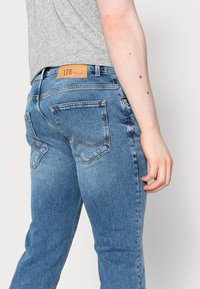 LTB HOLLYWOOD - Calças de ganga de perna direita - edin x safe wash