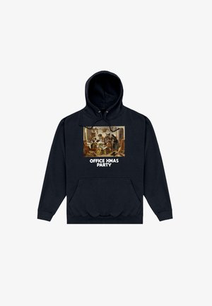 Felpa nera con tasca frontale, caratterizzata da una grafica centrale di un ritrovo festivo e dal testo "FESTA DI NATALE IN UFFICIO" in bianco.