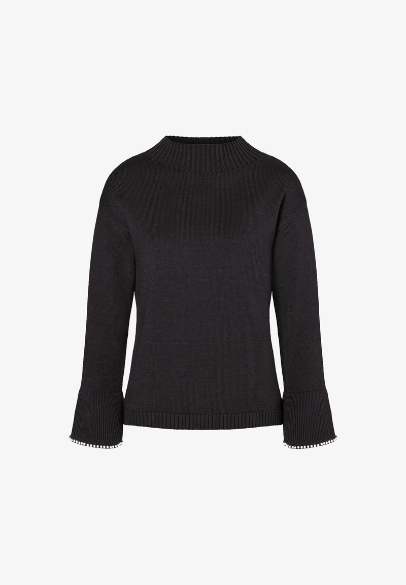 Zwart gebreid sweater met een hoge ribbels halslijn en brede klokmouwen, voorzien van een rand van witte kralen langs de mouwranden.