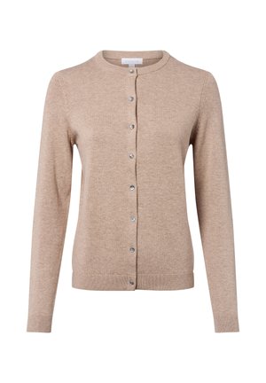 Beige vest gemaakt van zacht breiwerk, met een ronde hals, lange mouwen en zes zilveren knopen aan de voorkant. Ribbels aan de onderkant.