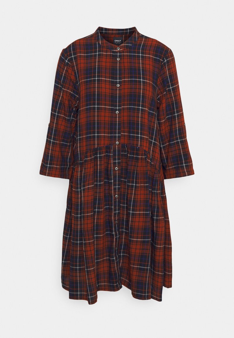 Robe à carreaux rouge et marine avec un devant boutonné, un col et des manches trois-quarts. Comprend un détail froncé à la taille. Tissu doux.