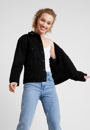 Levi's® SHERPA TRUCKER - Τζιν μπουφάν - forever black