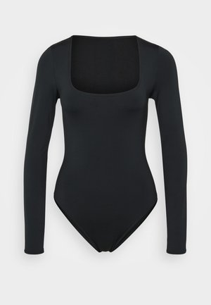 Čierny body s dlhým rukávom a štvrcovým výstrihom, vyrobený z hladkej, elastickej látky, s bezšvovým dizajnom a priliehavým strihom.
