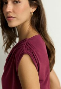 Next DRAPED REGULAR FIT - T-shirts print - burgundy red