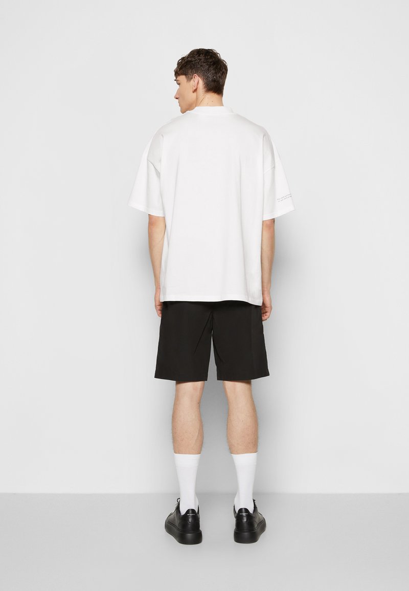 Herren T-shirts & Polos | John Richmond OVER RUNFLIK JIL T-Shirt print white/weiß - JG98687 Herren T-shirts & Polos | John Richmond OVER RUNFLIK JIL T-Shirt print white/weiß - JG98687