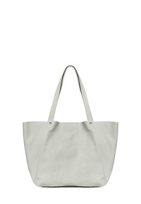 Lichtgrijze leren tote bag met twee lange handvatten, zachte textuur, open bovenkant en minimale hardware. Eenvoudig, onopgesmukt ontwerp.